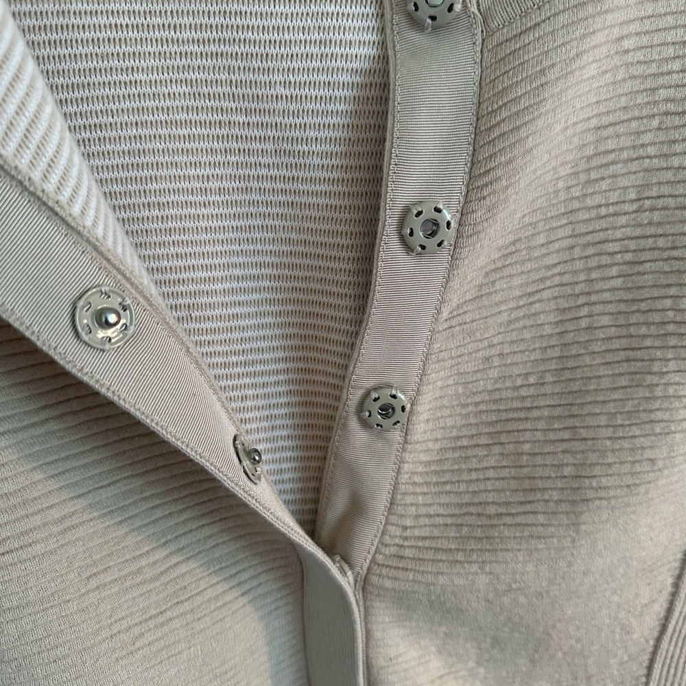 Banana Republic Cardigan - Picture 3 of 5